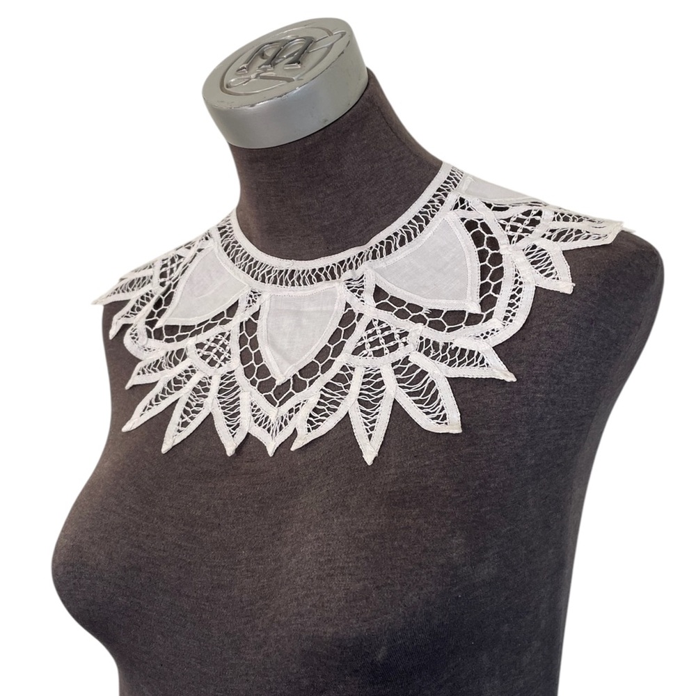 Vintage White Lace Necklace
